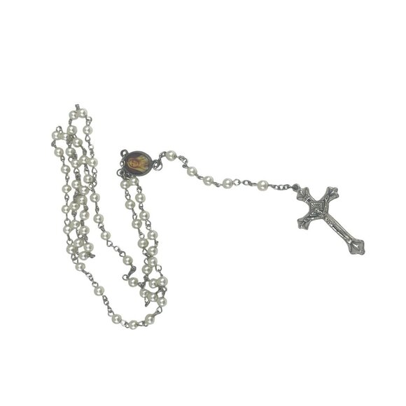 Catholic Rosary Pearl Beads Virgin Mary Center & Crucifix Prayer Necklace - Picture 8 of 9